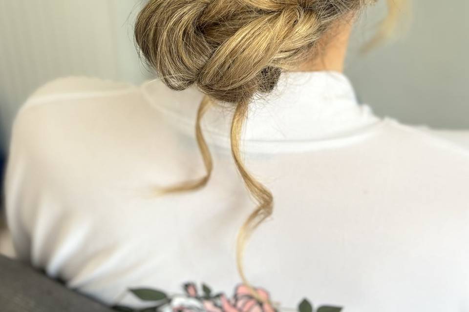 Bride hair up