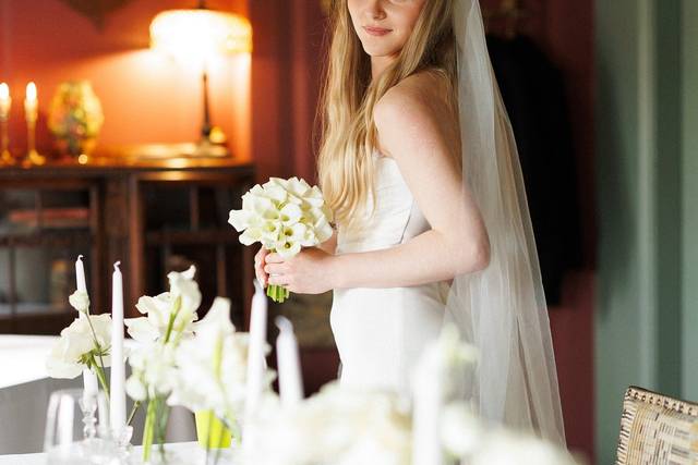 Bride and wedding decor