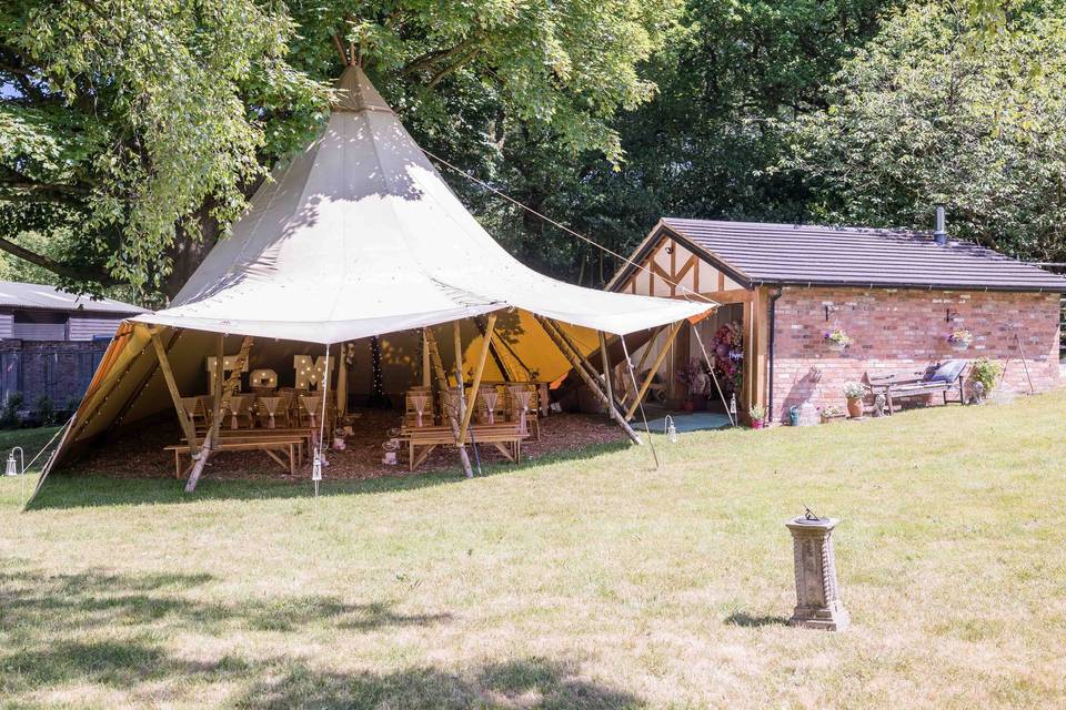 Single tipi