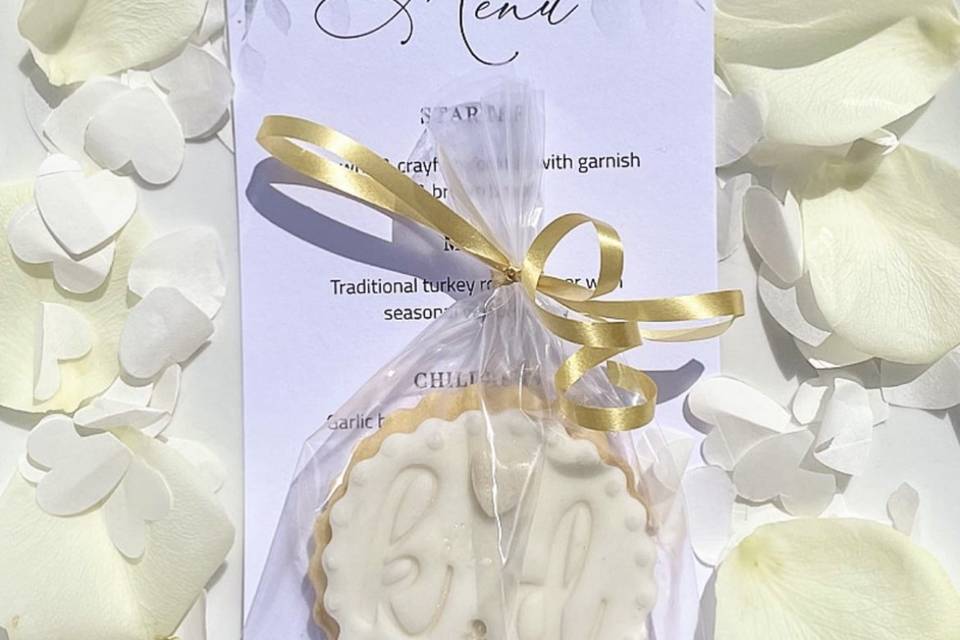 Initial wedding favors scallop