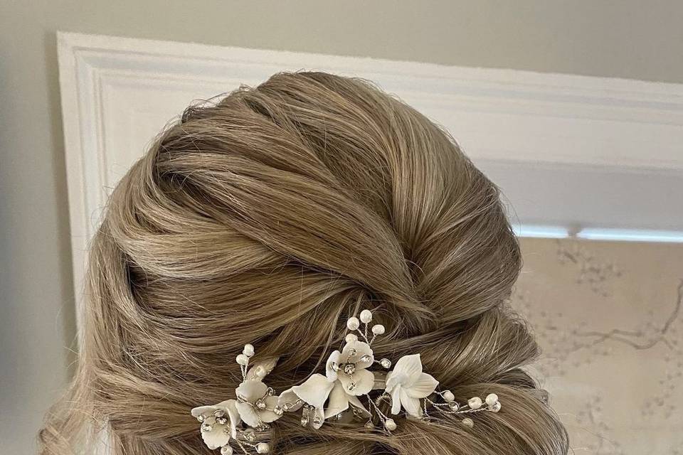 Wedding hair half up