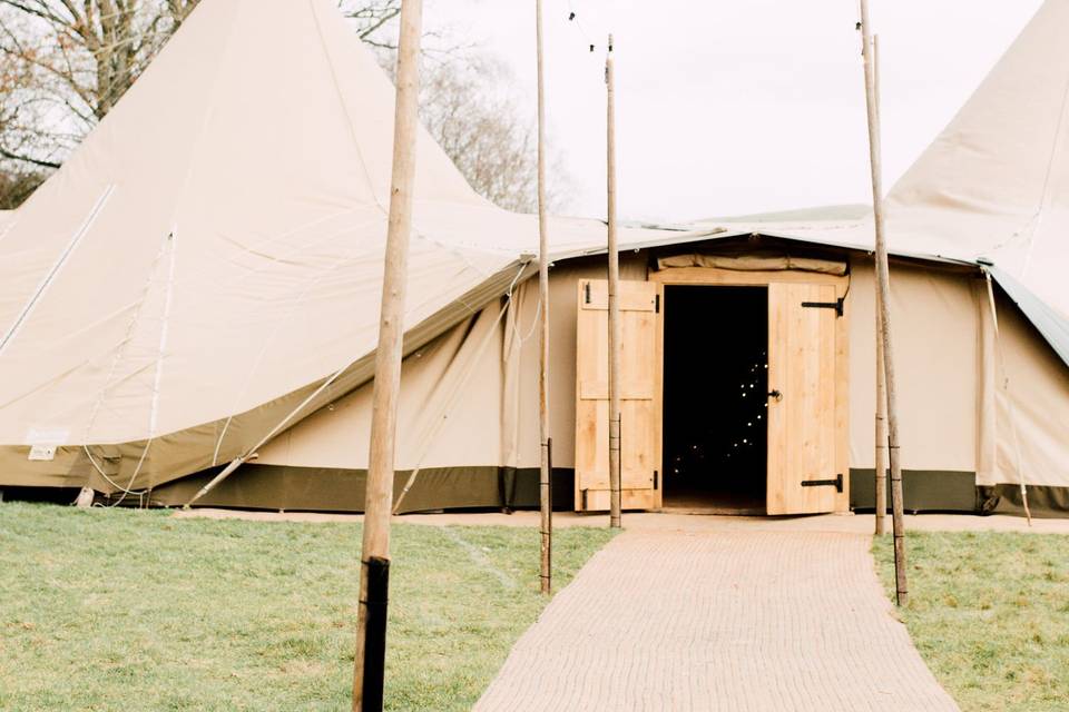 Tipi wedding