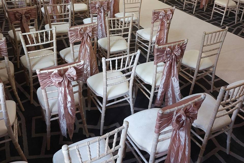 Ceremony with chiavari chairs