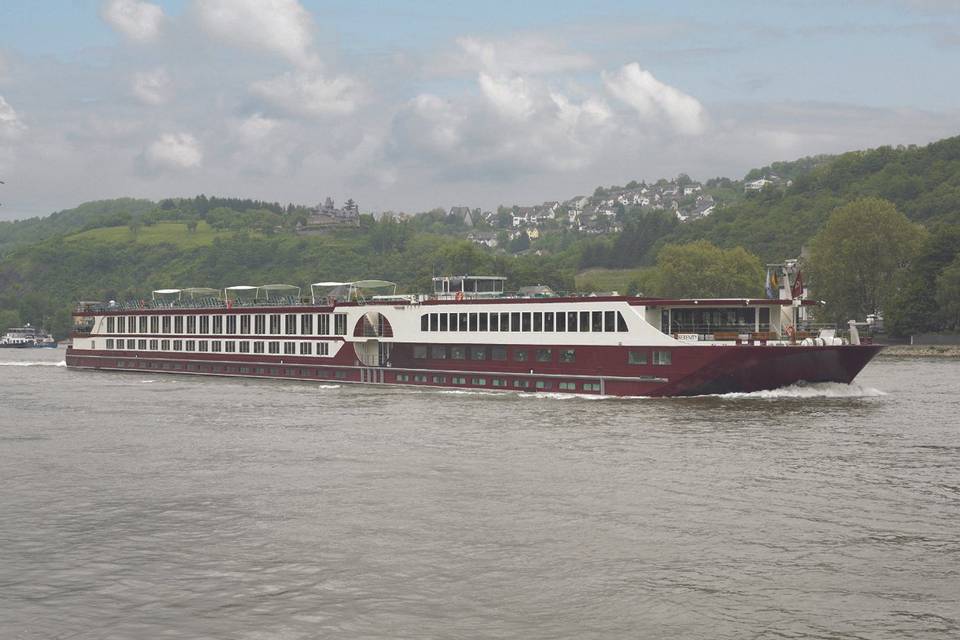 river cruise line uk