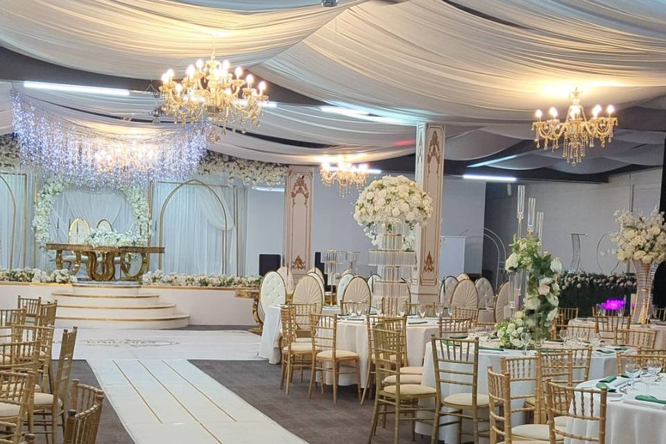 Acrylic aisle way