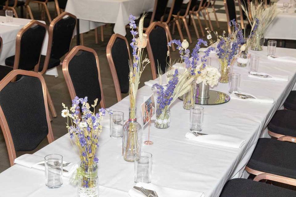 Wedding table flowers