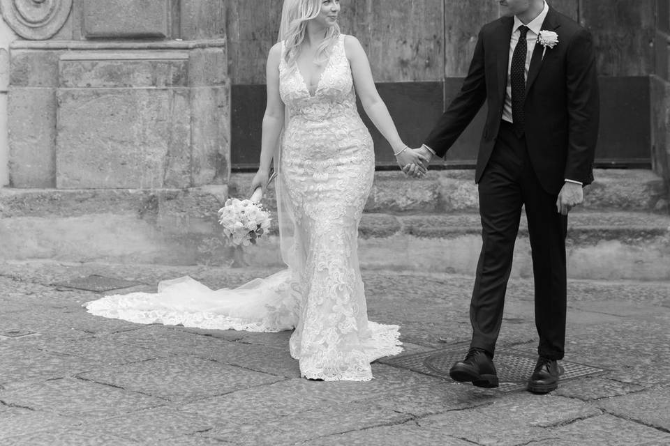 Made-to-measure grooms suit