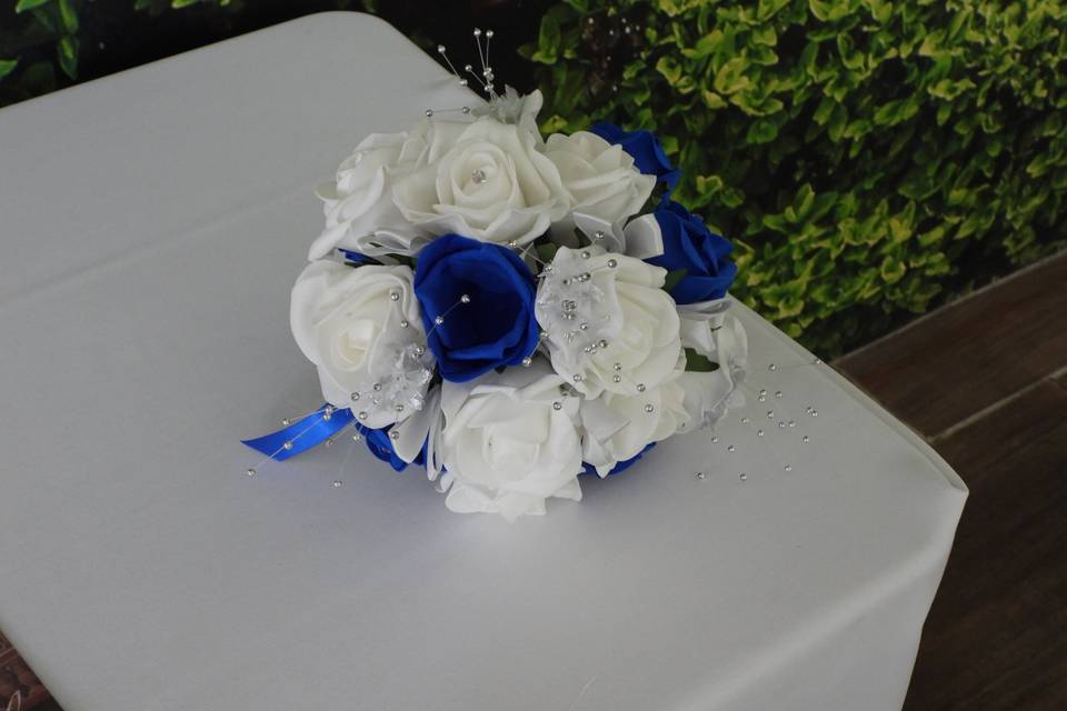 Blue and white rose bouquet