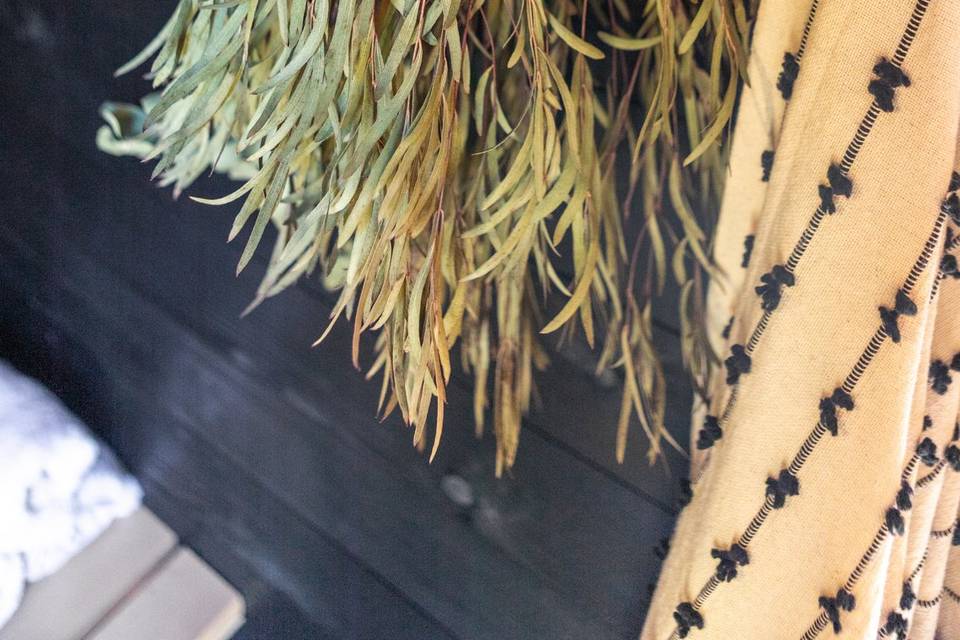 Hanging herbs for sauna aroma(1)