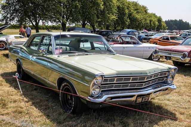 B&M American Classic Car Hire