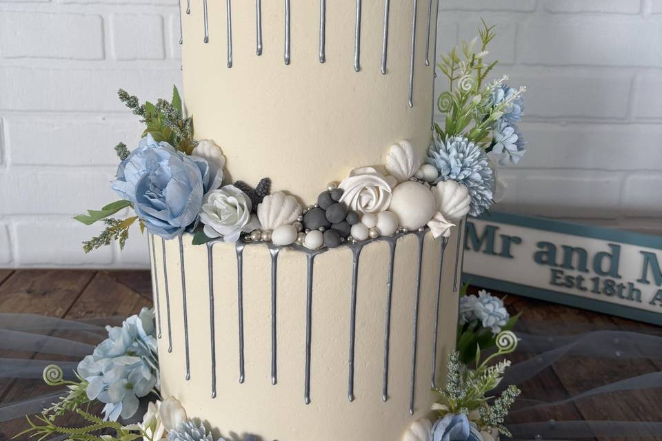 2 tier sea themed wedding cake
