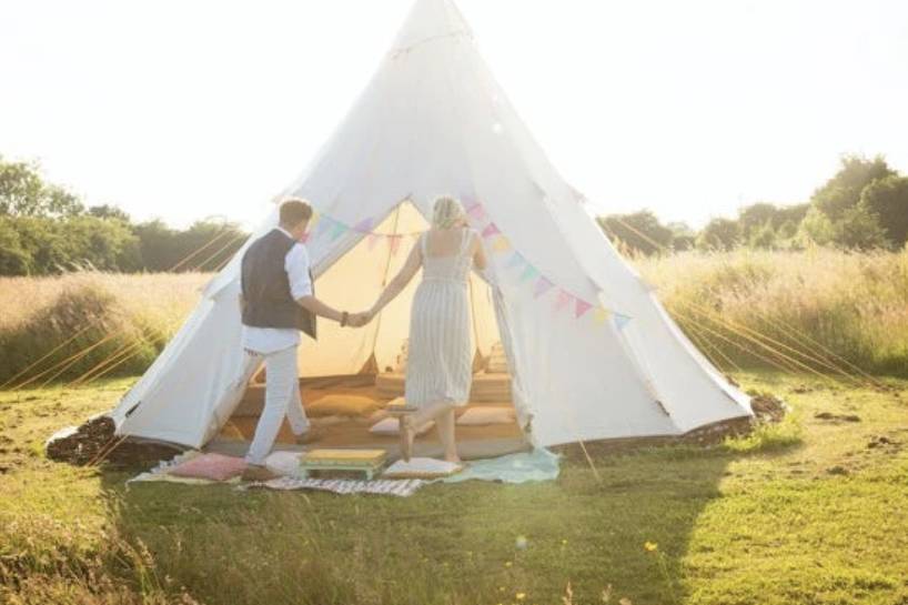 Canvas pop up crafts tipi