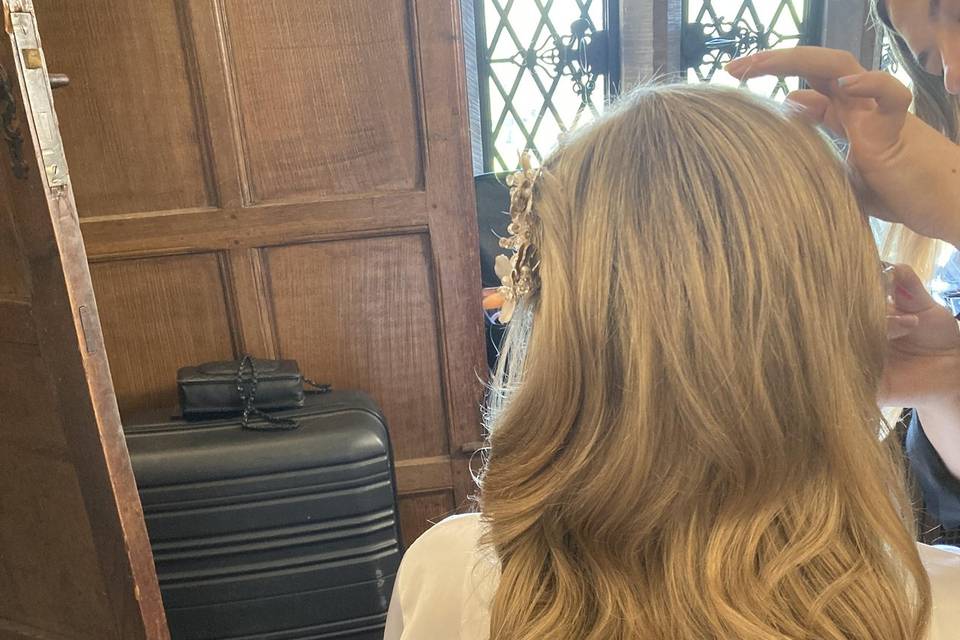 Soft gentle Hollywood waves