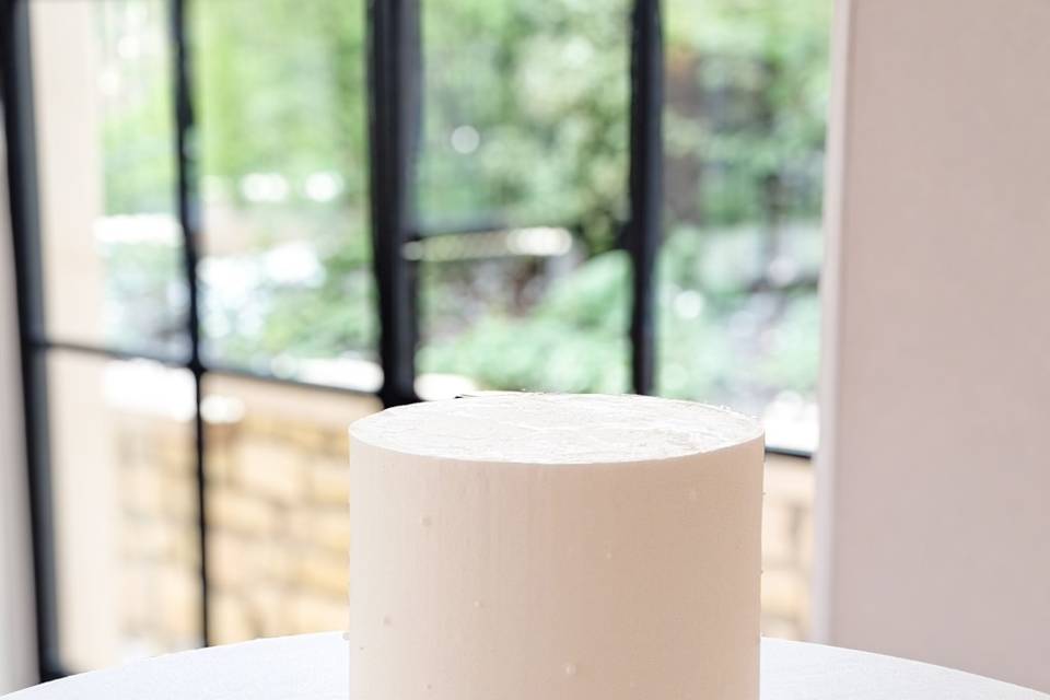 Pearl encrusted cake