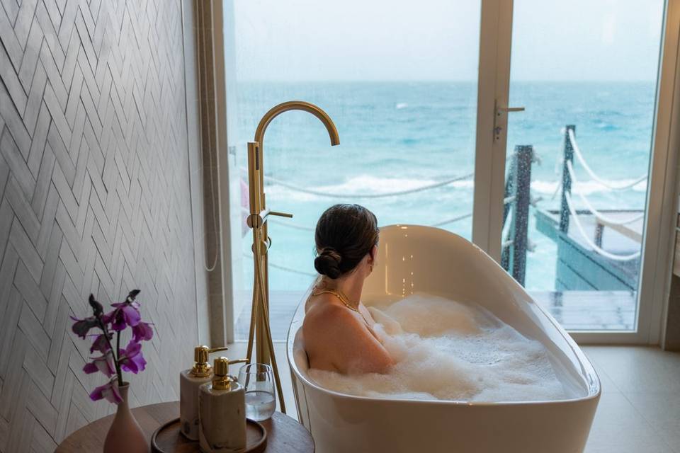 Bathtub