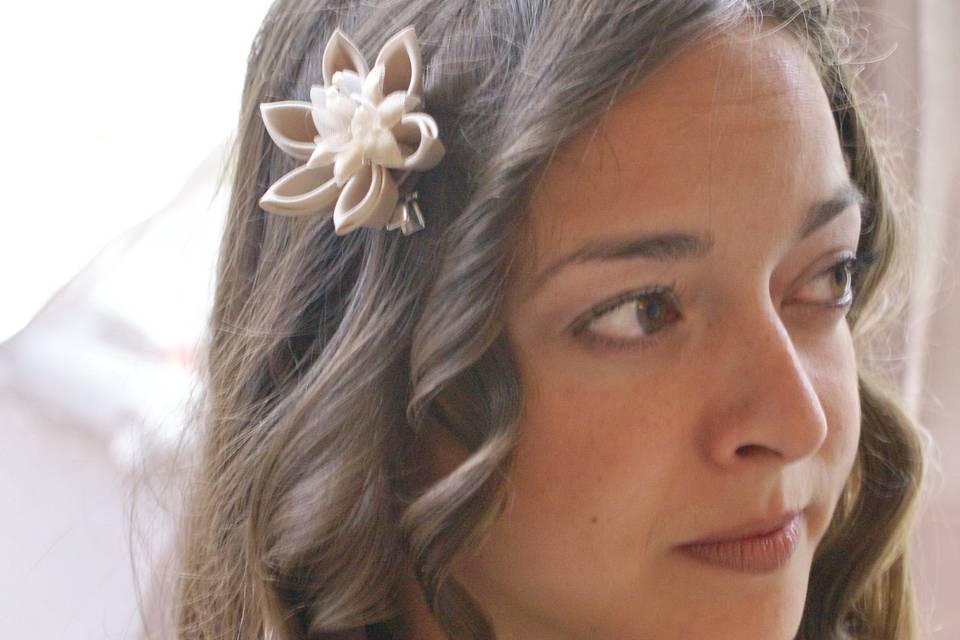 Small Taupe Kanzashi Hairclip