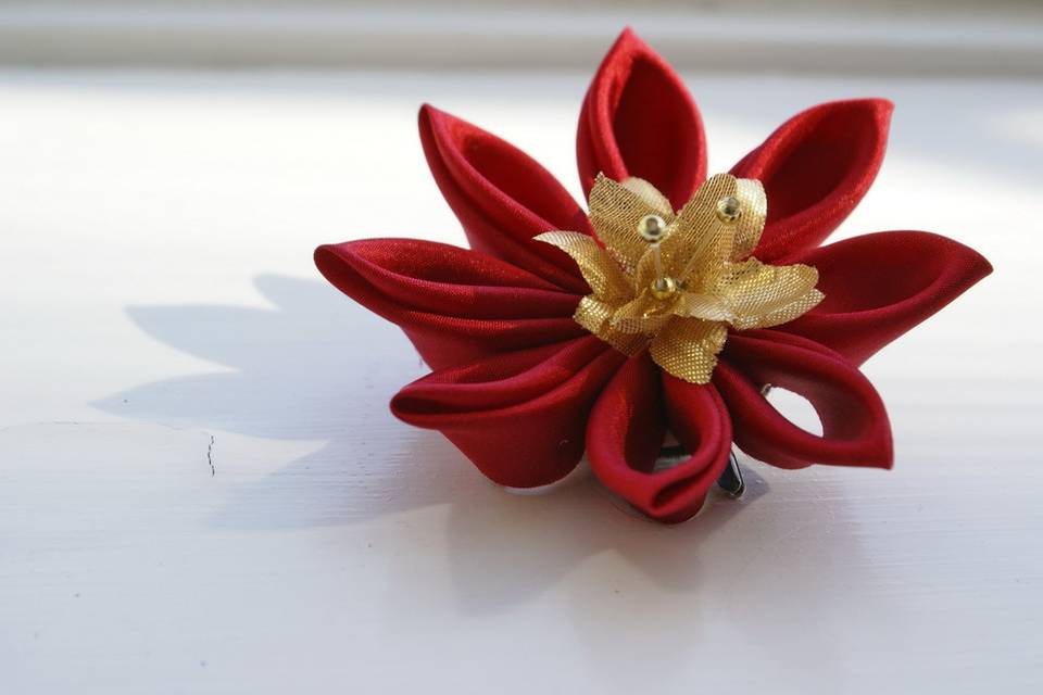 Cream and Red Patterned Cotton Kanzashi