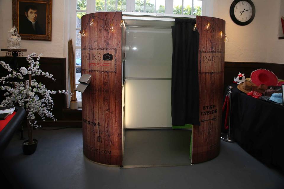 Brown rustic photo booth