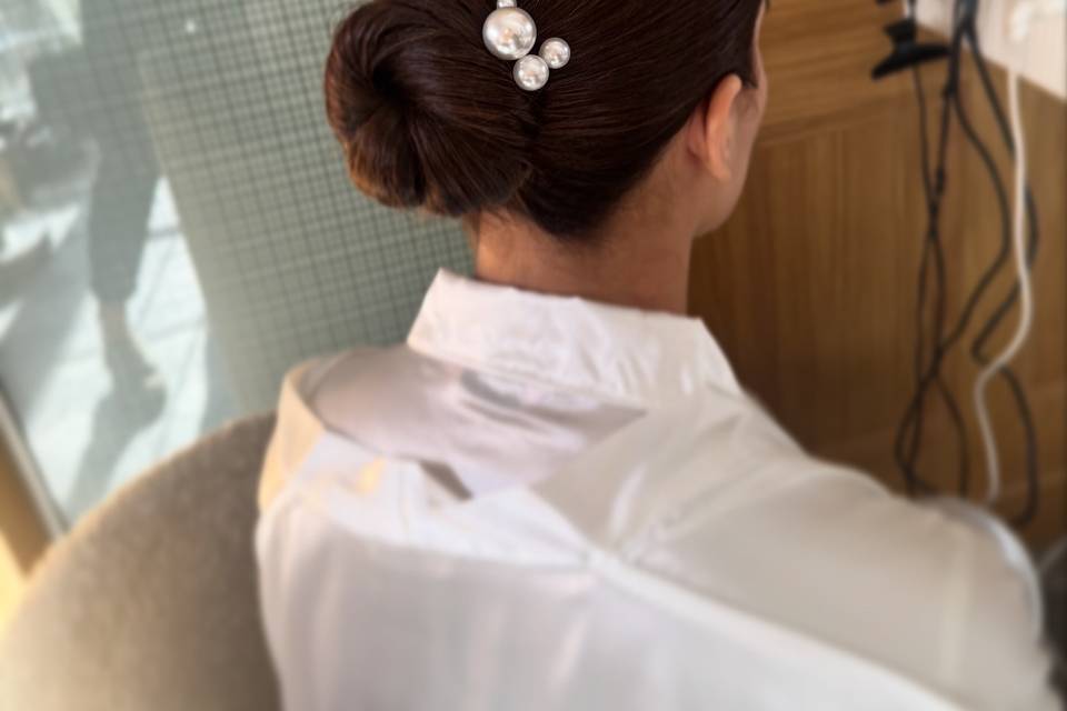Low sleek bun