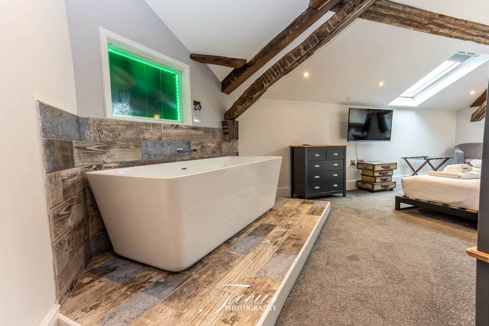Deluxe Suite