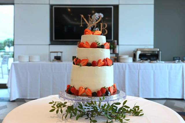 GF Fresh Cream Wedding Cake