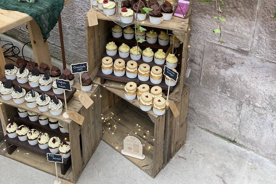 Boho cupcake bar