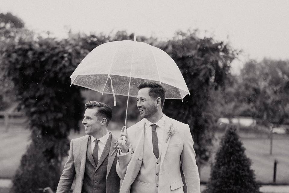 Under their umbrella - www.jonnygouldstonephotography