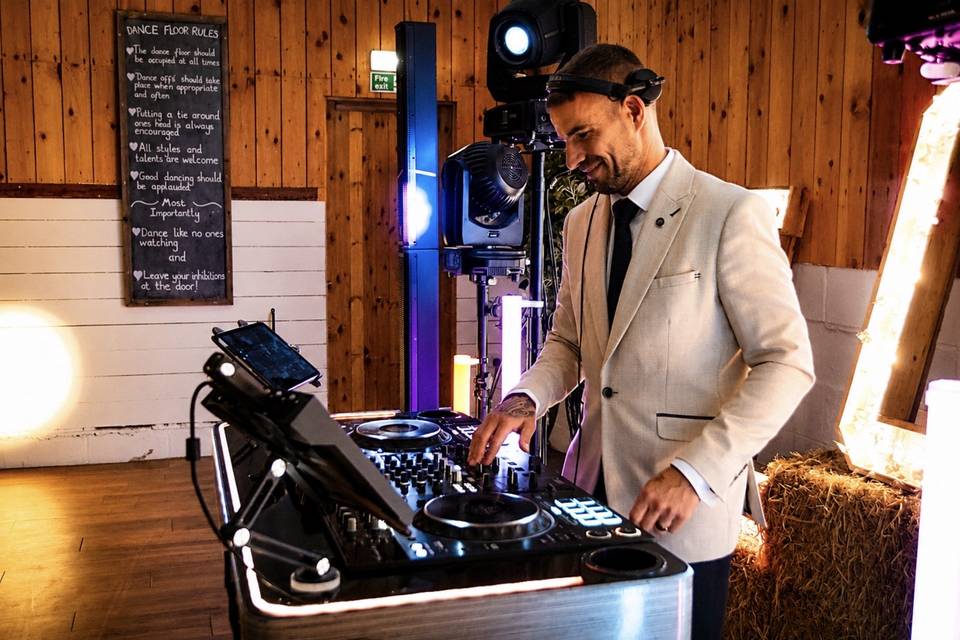 Dave Michaels Wedding DJ