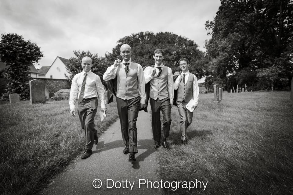 Bride with members of the wedding party - Dotty Photography