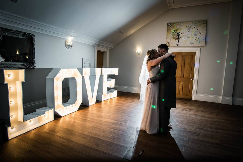 Newlyweds dancing - Dotty Photography