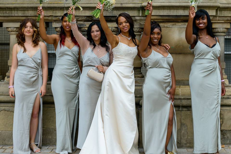 Brides with her maids