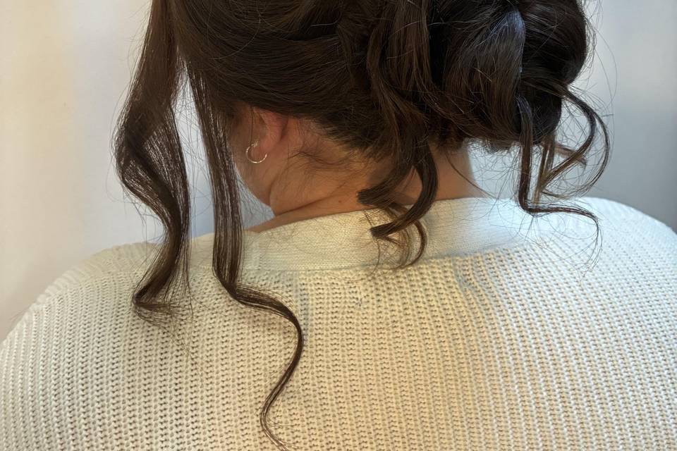 Romantic low bun