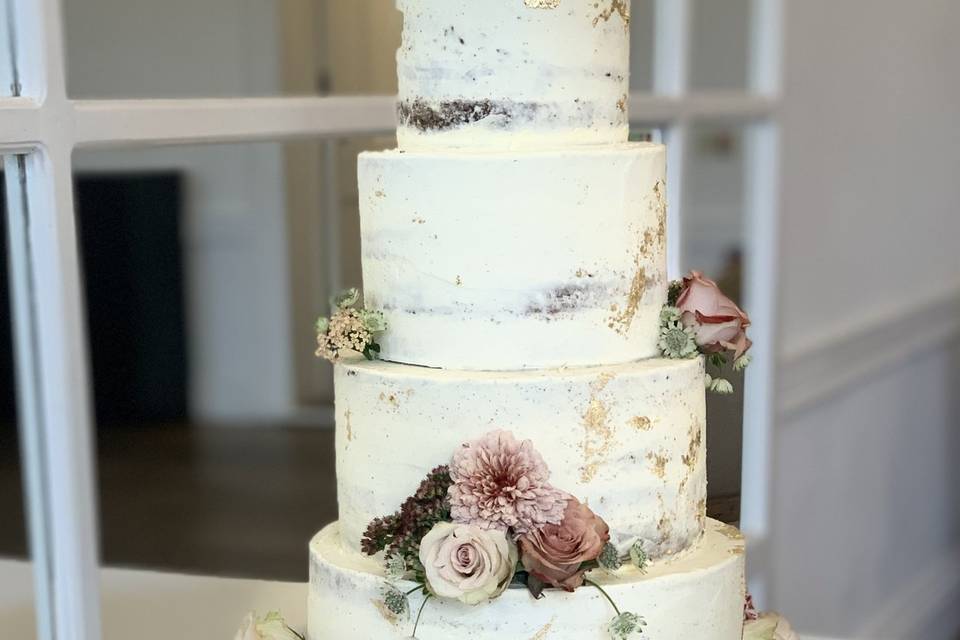 Semi-naked wedding cake