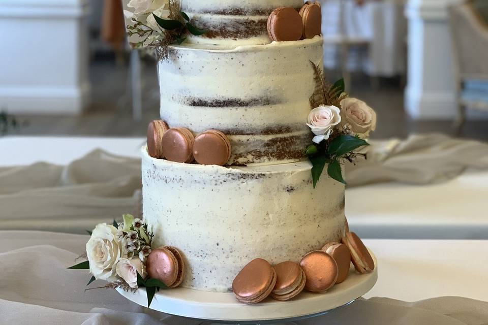 Semi-naked wedding cake