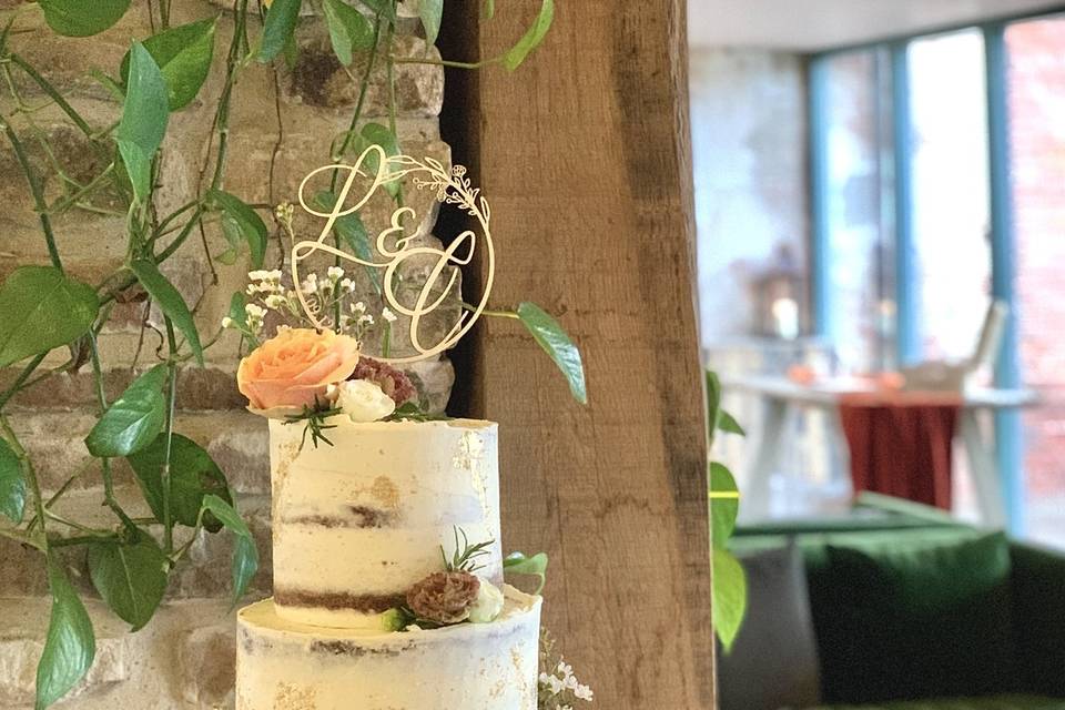 Semi-naked wedding cake