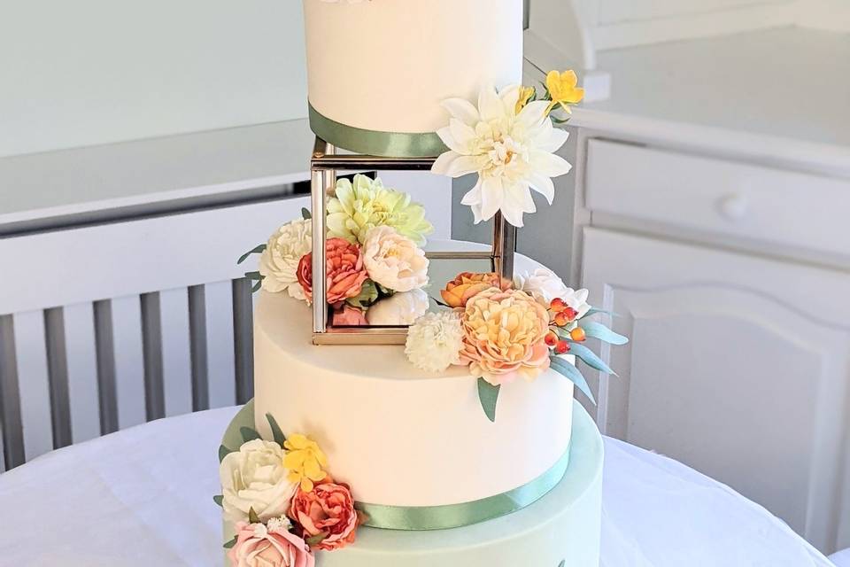 Fondant 4-tier cake with prop