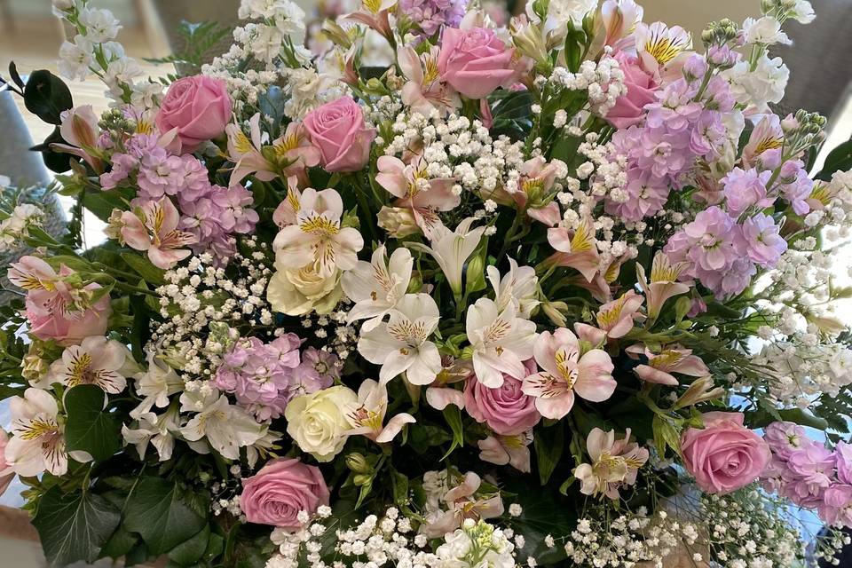 Pink main table display