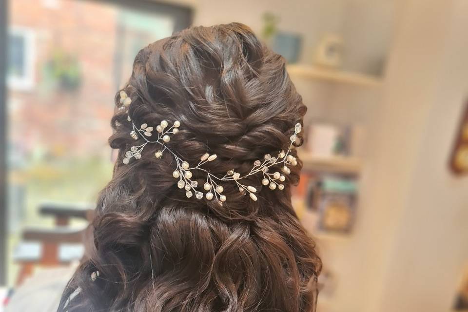 Boho bride and hair vine