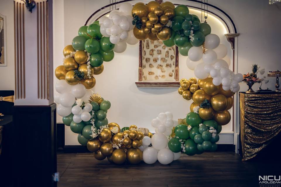 Balloon decor in a circle shape