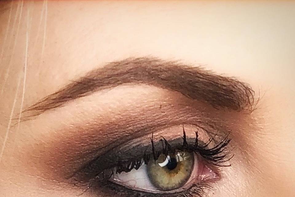 Eye makeup