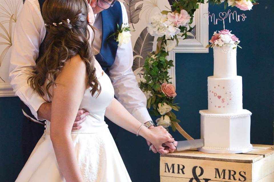 Cutting the cake