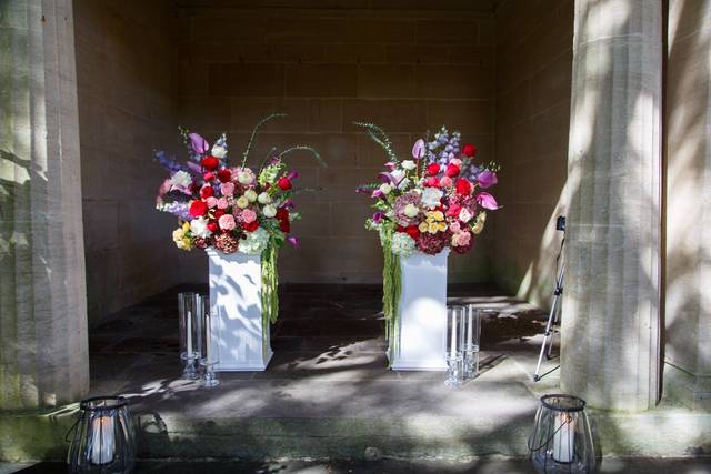 Ceremony pedestals