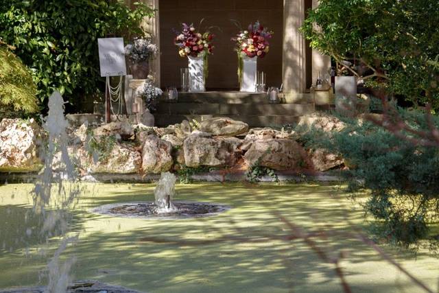 Ceremony pedestals