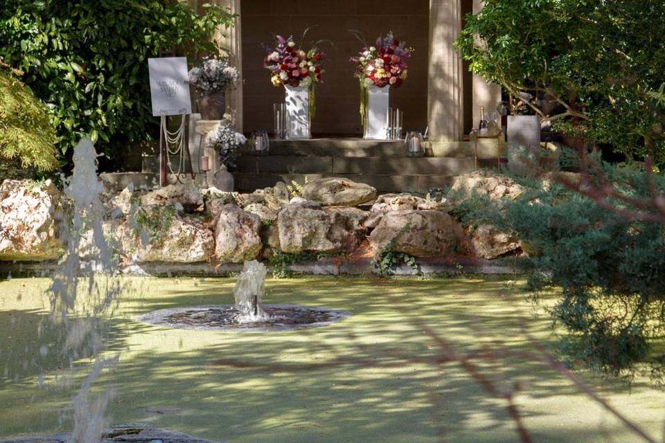 Ceremony pedestals