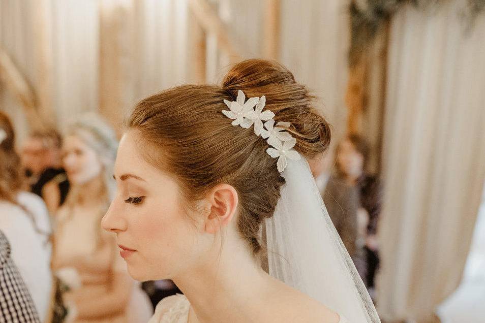 Lace hair pins