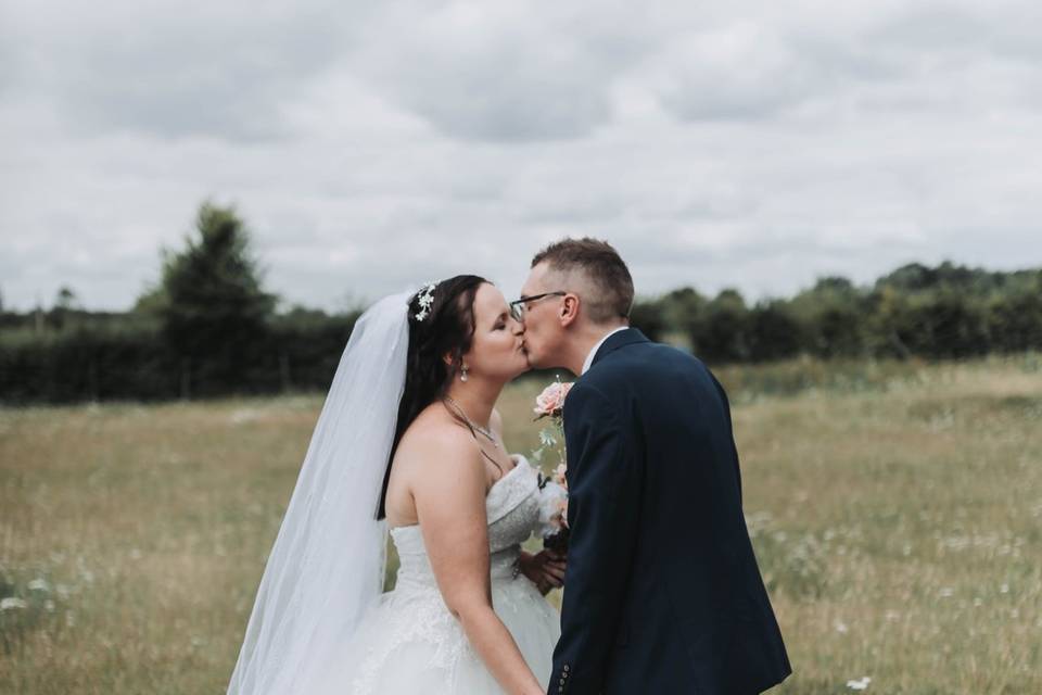 Cotswolds wedding photographer