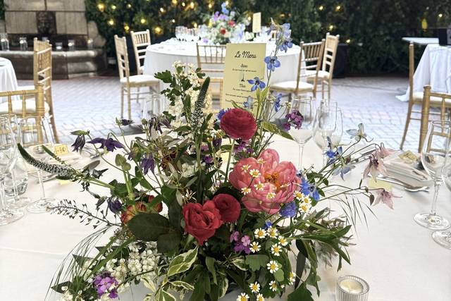 Spring table florals