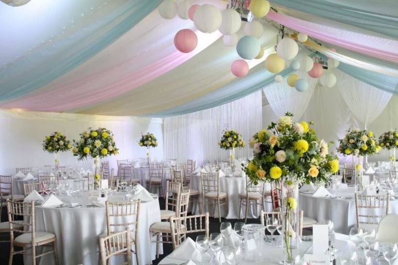 Beautiful drapes & lanterns