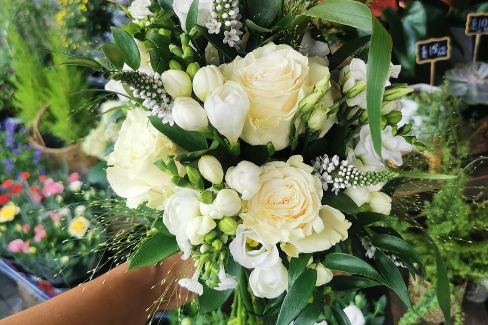 White flower wedding bouquet