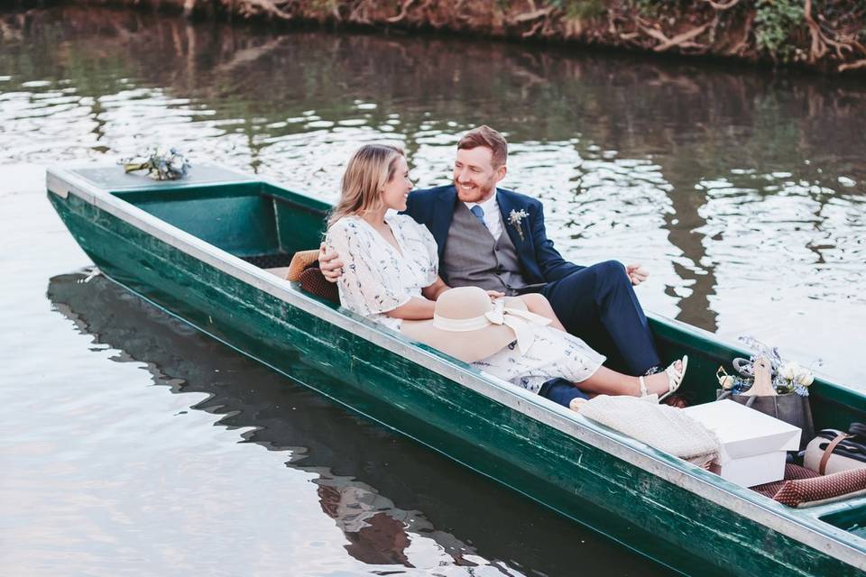 Elopement couple punting